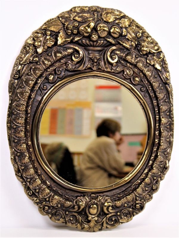 Vintage ronde spiegel in ovale lijst